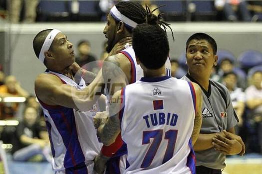 from SPIN.ph lol @ the ref